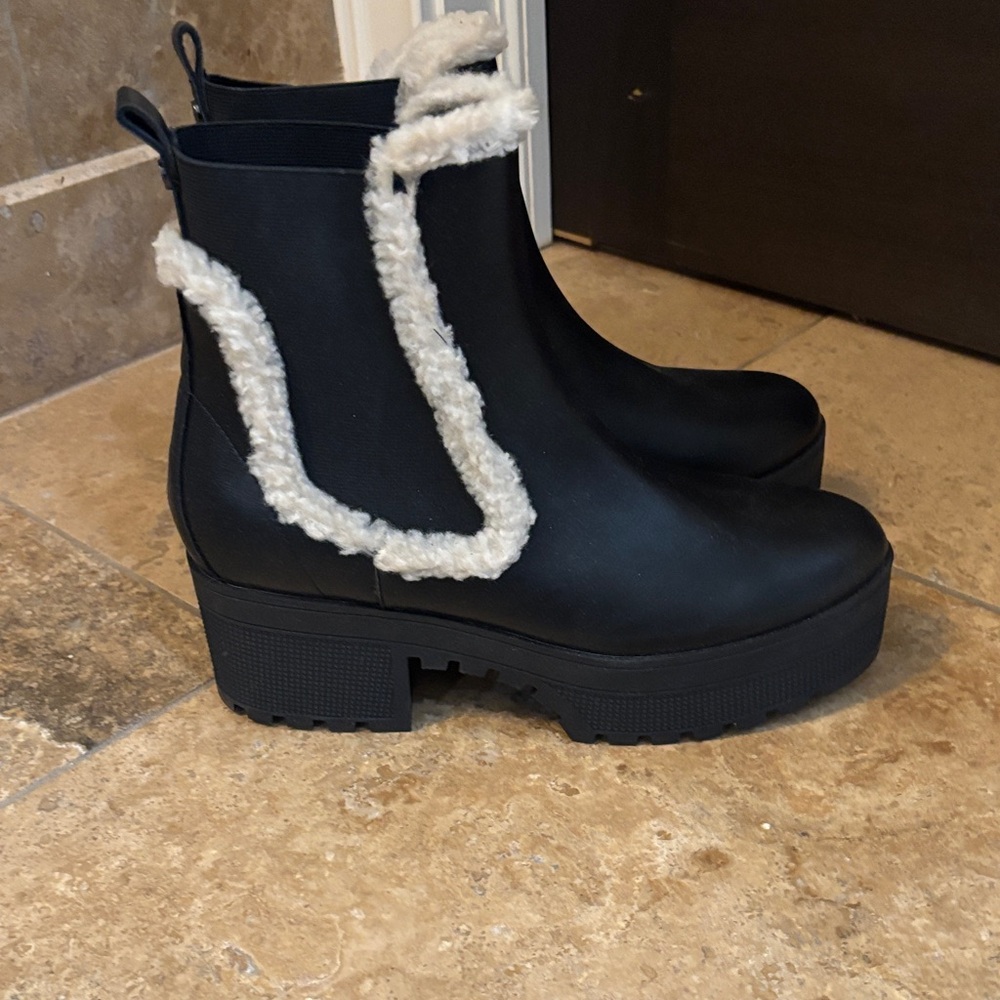 Nine West Black Boots with Cream Fur Trim